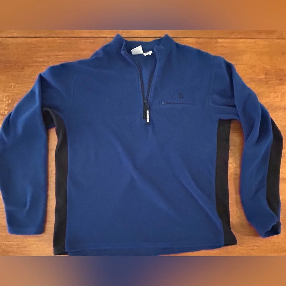 The North Face Men's Navy Blue Quarter-Zip Pullover with Black Panels